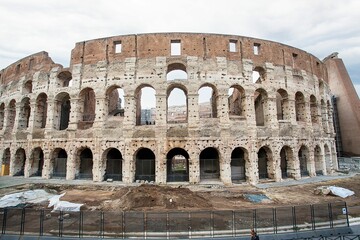 Fototapeta na wymiar Roman Colosseum exterior on a sunny day