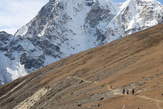 Everest  Trek summit in nepal