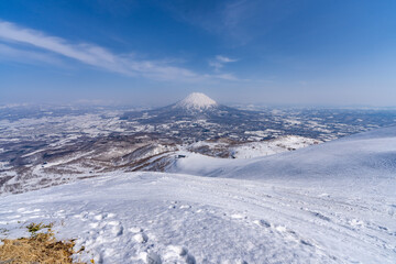 Fototapeta premium 北海道 ニセコ ニセコアンヌプリ 山頂 登山 羊蹄山 スキー スノーボード バックカントリー