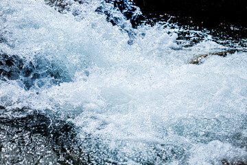 川の流れ_水飛沫