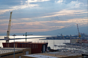 Fototapeta premium Vue panoramique sur le port de Gênes en Italie