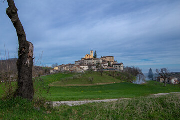 Sasso di San Andrea rock spur in the Rocca Malatina park