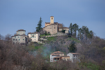 Sasso di San Andrea rock spur in the Rocca Malatina park