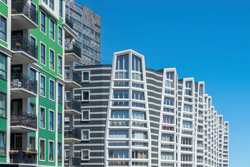 Fototapeta premium Moderne Architektur im Zentrum von Zaandam. Provinz Nordholland in den Niederlanden