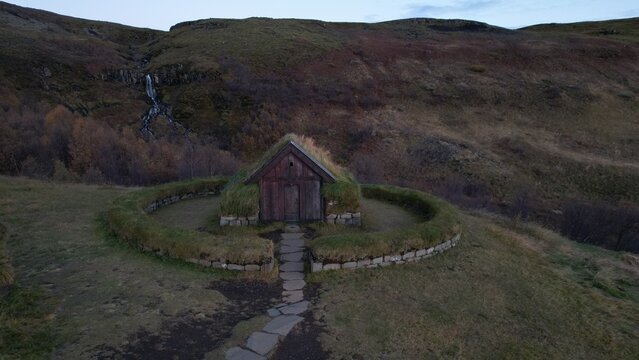 Construcci&oacute;n vikinga en Islandia.