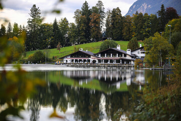 Fototapeta na wymiar Lake Riessersee near Garmisch Partenkirchen, Germany. Autumn