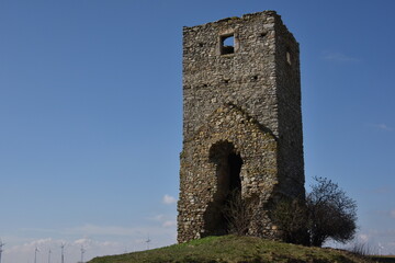 Ruine Heidenturm bei Kittsee, Burgenland, Österreich, 16.03.2023