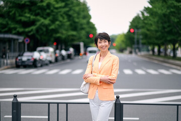 笑顔のミドル女性