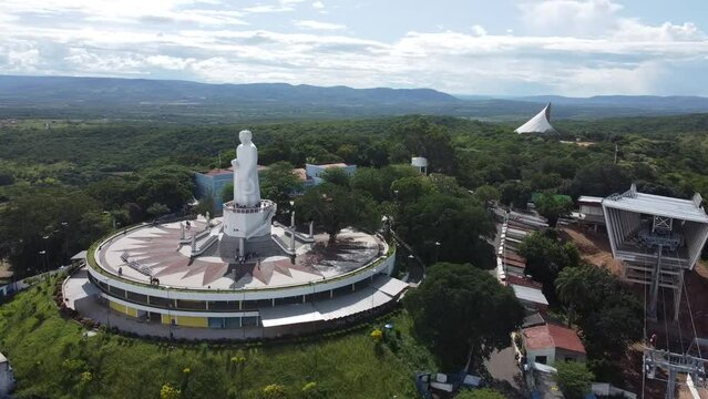 Juazeiro do Norte Crato Cariri Cear&aacute; Cidade Sert&atilde;o Nordeste Est&aacute;tua Padre C&iacute;cero Nossa Senhora Fatima Colina Horto Paisagem Igreja Museu Religi&atilde;o Religioso Chapada Araripe Religiosidade Drone A&eacute;reo