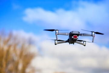 Quadcopter Drohne Hovering in Air