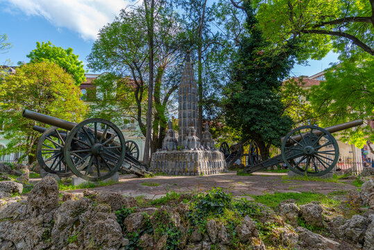 Cannon at Skobelev park in Pleven