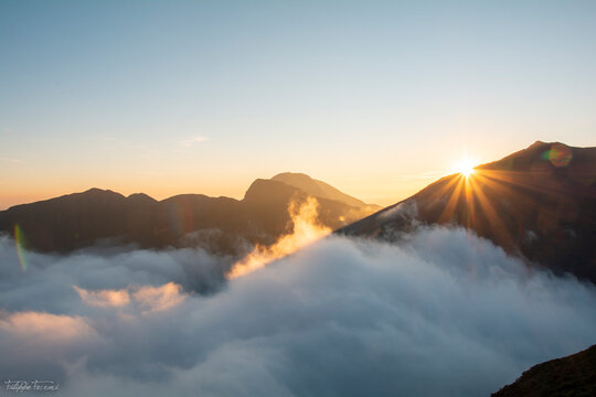 Pico paran&aacute; no alto da montanha