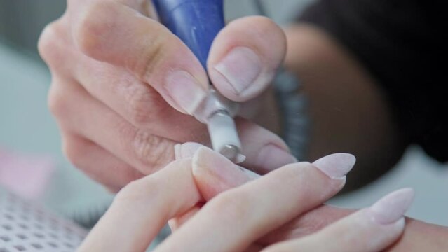 4K video of the prosthetic nail making process