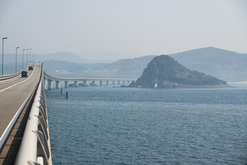 瀬崎陽の公園から角島大橋、本州を望む