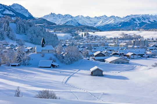 Berghofen - Allg&auml;u - Winter - Kapelle - Alpen - Panorama