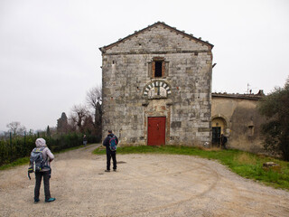 Italia, Toscana, Pistoia, una antica pieve nella campagna di Pistoia.