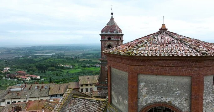 Collegiata di San Michele Arcangelo, Roman Catholic Church In Piazza del Tribunale, Lucignano, Tuscany, Italy. - aerial