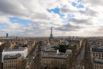 Fototapeta na wymiar Vue lumineuse de la Tour Eiffel