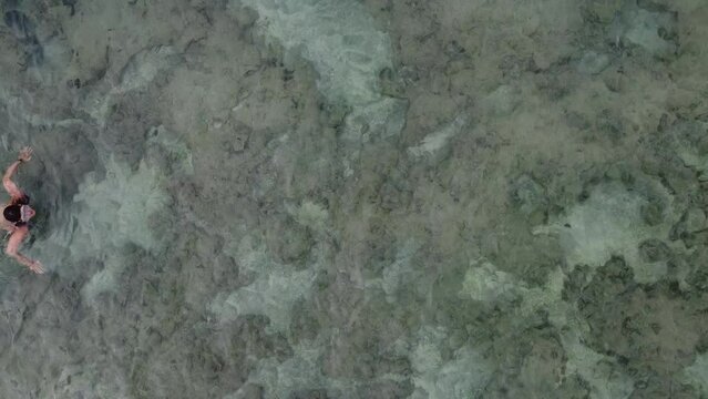 S&atilde;o Miguel dos Milagres Costa dos Corais Paisagem Praia Tropical Alagoas Brasil Mar Oceano Barcos Areia &Aacute;gua Coqueiros Litoral Turismo Viagem Viajar Natureza