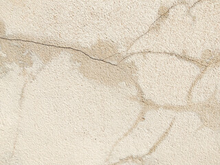 Cracked concrete wall, longitudinal, low standard construction
