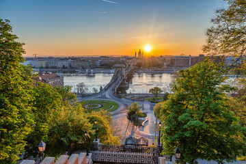 Naklejka premium Budapest Hungary, sunrise city skyline at Danube River with Chain Bridge and St. Stephen's Basilica