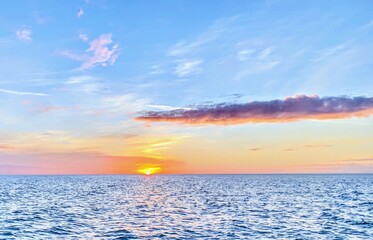 Obraz premium sunset over the sea