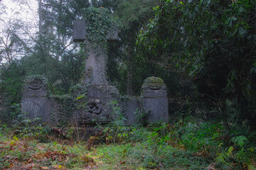 Grave Stone Cross  - Friedhof - Stahnsdorf - Südwestkirchhof - Ruhestätte - Old - Graveyard -...