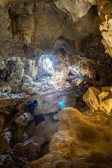 Fototapeta na wymiar view of Thien Cung Cave, Halong Bay, Vietnam.