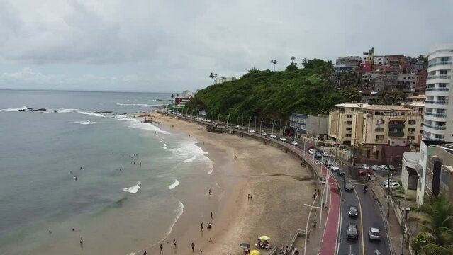 Rio Vermelho Ondina Amaralina Salvador Bahia Litoral Mar Praia Cidade Nordeste Pr&eacute;dios Paisagem Ruas F&eacute;rias Viajar Ver&atilde;o Ondas Pedras Natureza Areia Cidade Urbano 