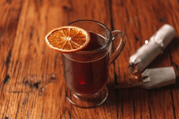 mulled wine with lemon