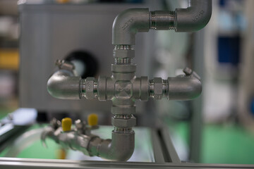 Work connecting stainless steel pipes
