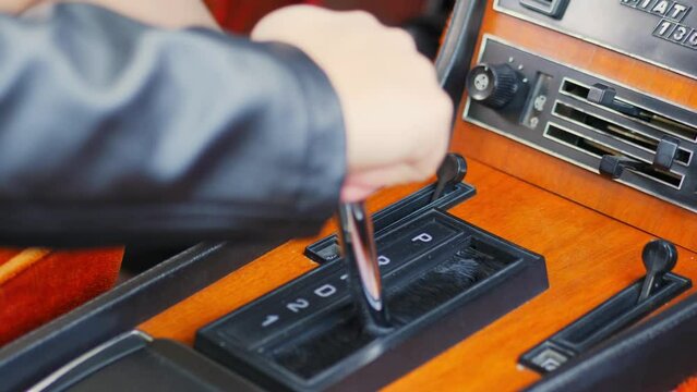 Switching gear to D, classic car, Fiat 130, slow motion 50 fps