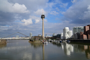 Obraz premium düsseldorfer medienhafen, nrw, deutschland