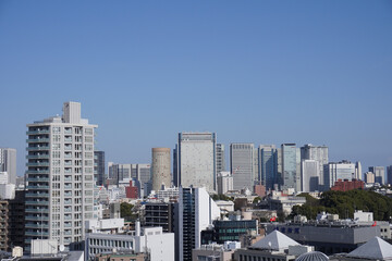 Fototapeta na wymiar tokyo blue sky and buildings
