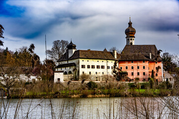 Fototapeta na wymiar Kloster Höglwörth in Bayern