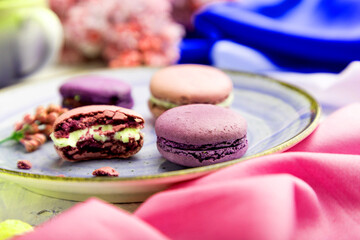 macarons cakes with cup - purple-brown