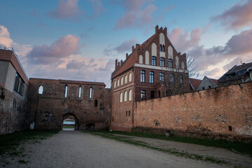 budowa, architektura, dom, stary, niebo, zamek, kamienie, europa, gród, mur, historyczne, ulica, opuszczony, miasteczko, historia, antyczny, podróż, dom, vintage, tourismus, dach, odsłon, krajobraz, b © Krzysztof  Jaworski
