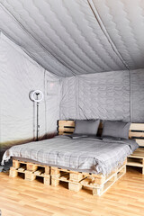 Photos of beautiful glamping in the winter forest