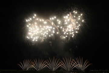 日本で最も有名な長岡花火大会