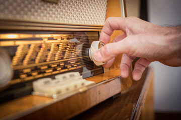 Sender suchen am Vintage Radio
