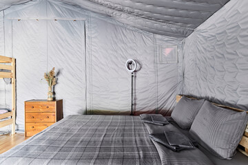 Photos of beautiful glamping in the winter forest