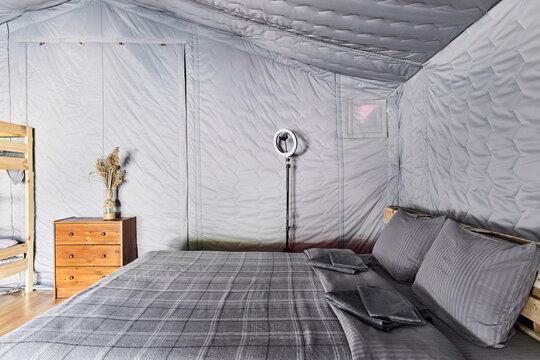 Photos of beautiful glamping in the winter forest