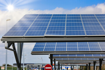 Structure de panneau solaire d'un parking, équipement panneau solaire