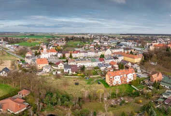 Fototapeta na wymiar Prószków, województwo opolskie, panorama miasta z drona 
