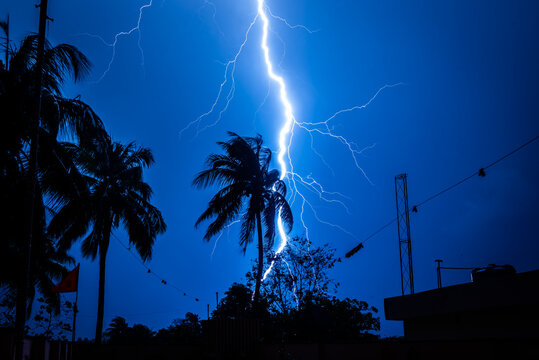 30th March 2023 THUNDERBOLT STRIKE IN THE SKY. 