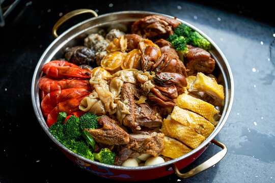 Chinese New Year food during Chinese New Year, assorted big Poon Choi