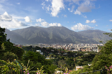 El Avila  y la ciudad de Caracas desde Valle Arriba
