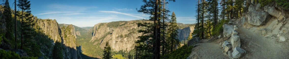 Fototapeta premium Switchback Along Four Mile Trail With Sentinel Rock and El Cap to the Left and Yosemite Falls