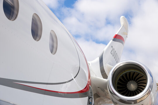 Dassault Falcon 2000LXS vip business jet