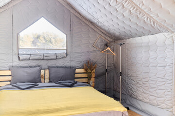 Photos of beautiful glamping in the winter forest